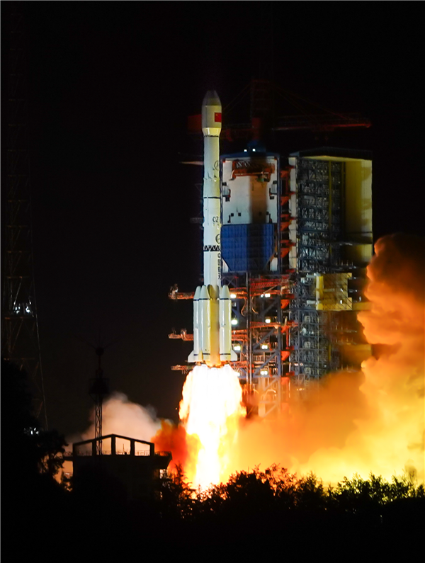 一日三试！我国三大火箭、卫星发动机试验全部成功