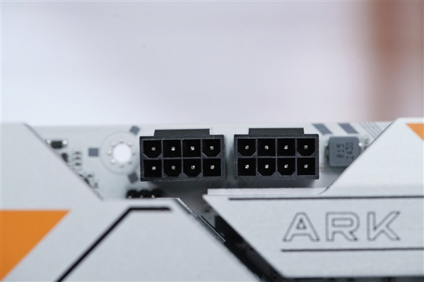 满血释放锐龙性能！七彩虹CVN X870 ARK FROZEN V14方舟图赏