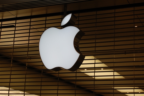 彻底解决折痕：折叠iPhone成库克的终极王牌