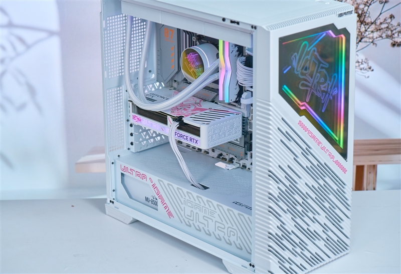 颜值无敌的iGame Ultra全家桶！七彩虹iGame RTX 5060 Ti Ultra W DUO 16GB OC评测